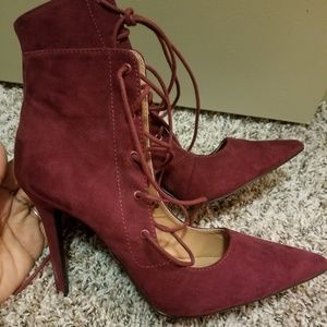 Burgundy strappy heel pump